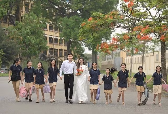 Cặp đôi chụp ảnh cưới tại nơi cả hai đang công tác để lưu giữ những kỷ niệm đẹp