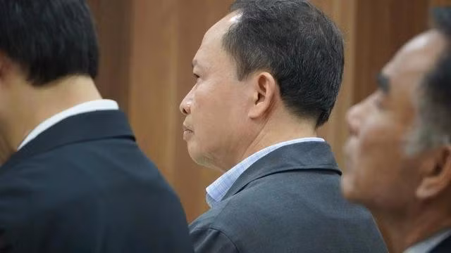 Phiên tòa được hoãn và xét xử lại vào ngày 15.1.2025