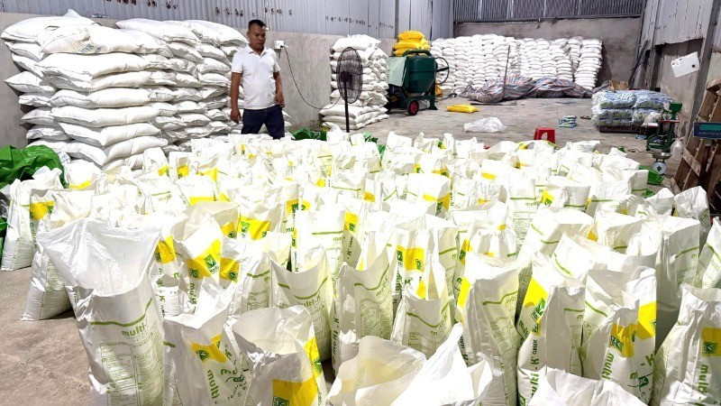 Công ty TNHH TM DV Phát Tiến Triển có dấu hiệu sản xuất, buôn bán phân bón giả. Công ty TNHH TM DV Phát Tiến Triển có dấu hiệu sản xuất, buôn bán phân bón giả.