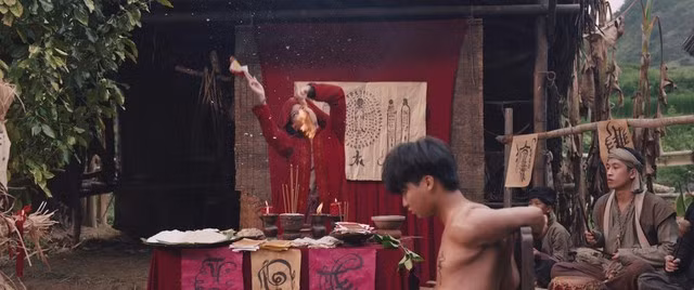 Đèn âm hồn có cái kết mở dành cho hai chị em Liễu - Hường