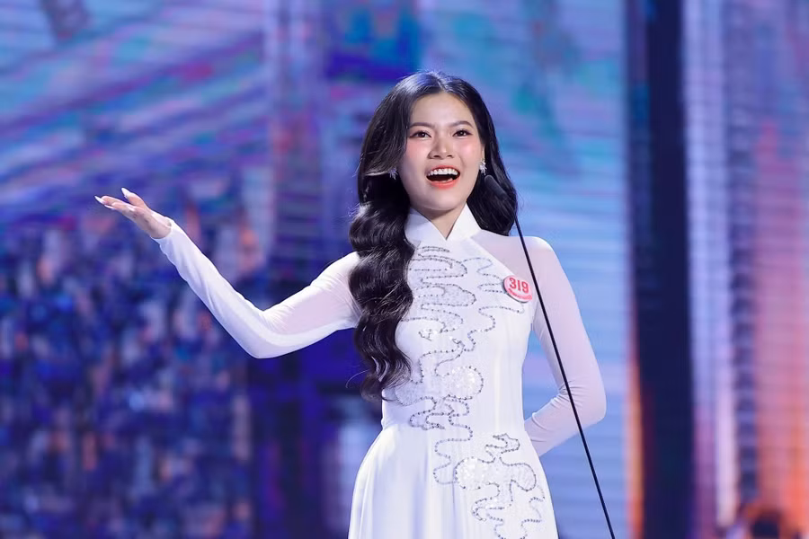 Thí sinh Hồ Yến Linh, sinh năm 2004, đến từ Hà Nội, sinh viên Đại học Mỹ thuật Công nghiệp. Cô có bằng tiếng Nhật JLPT, hạng N4.