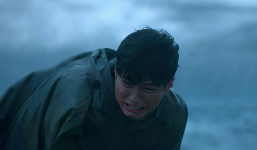 Park Bo Gum ghi điểm với lối diễn xuất chân phương, tinh tế. Theo đạo diễn Kim Won Seok, vai Gwan Sik đòi hỏi diễn xuất chắc, mang lại cảm giác vững vàng và toát lên sự ấm áp, nhà làm phim lựa chọn nam diễn viên 32 tuổi khi thấy anh đáp ứng được những điều đó. Không chỉ đem đến tiếng cười hay những khoảnh khắc ngọt ngào, hạnh phúc, nhân vật của Park Bo Gum còn khiến người xem rơi nước mắt với những phân cảnh đầy đau thương, mất mát