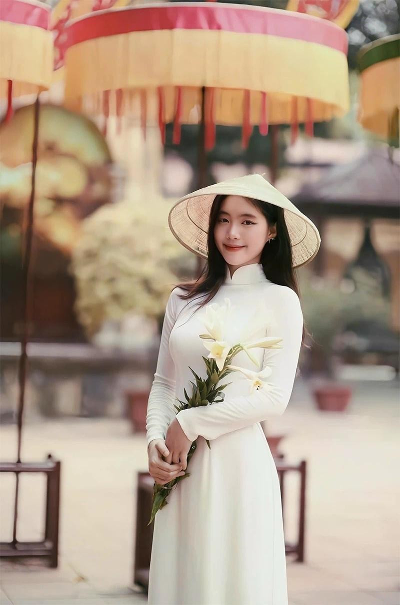 Người đẹp ấp ủ dự định thi hoa hậu từ cách đây 4 năm. Trước khi ghi danh Hoa hậu Việt Nam 2024, Châu Anh cho biết cô dành nhiều thời gian để học hỏi, trau dồi các kỹ năng như catwalk, ứng xử... với mong muốn mang đến những gì tốt nhất của bản thân tại cuộc thi