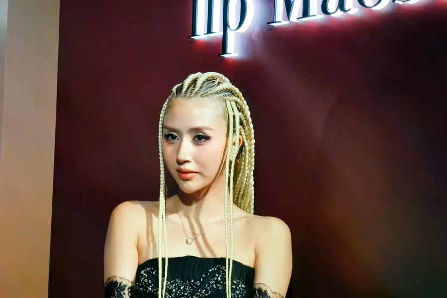 Quỳnh Anh Shyn cũng nhận được sự quan tâm của mọi người trong thời gian gần đây bởi mối quan hệ giữa cô và Chi Pu đã có thay đổi. Cả hai được cho là "gương vỡ lại lành" sau thời gian vướng ồn ào rạn nứt. Ảnh: M.H