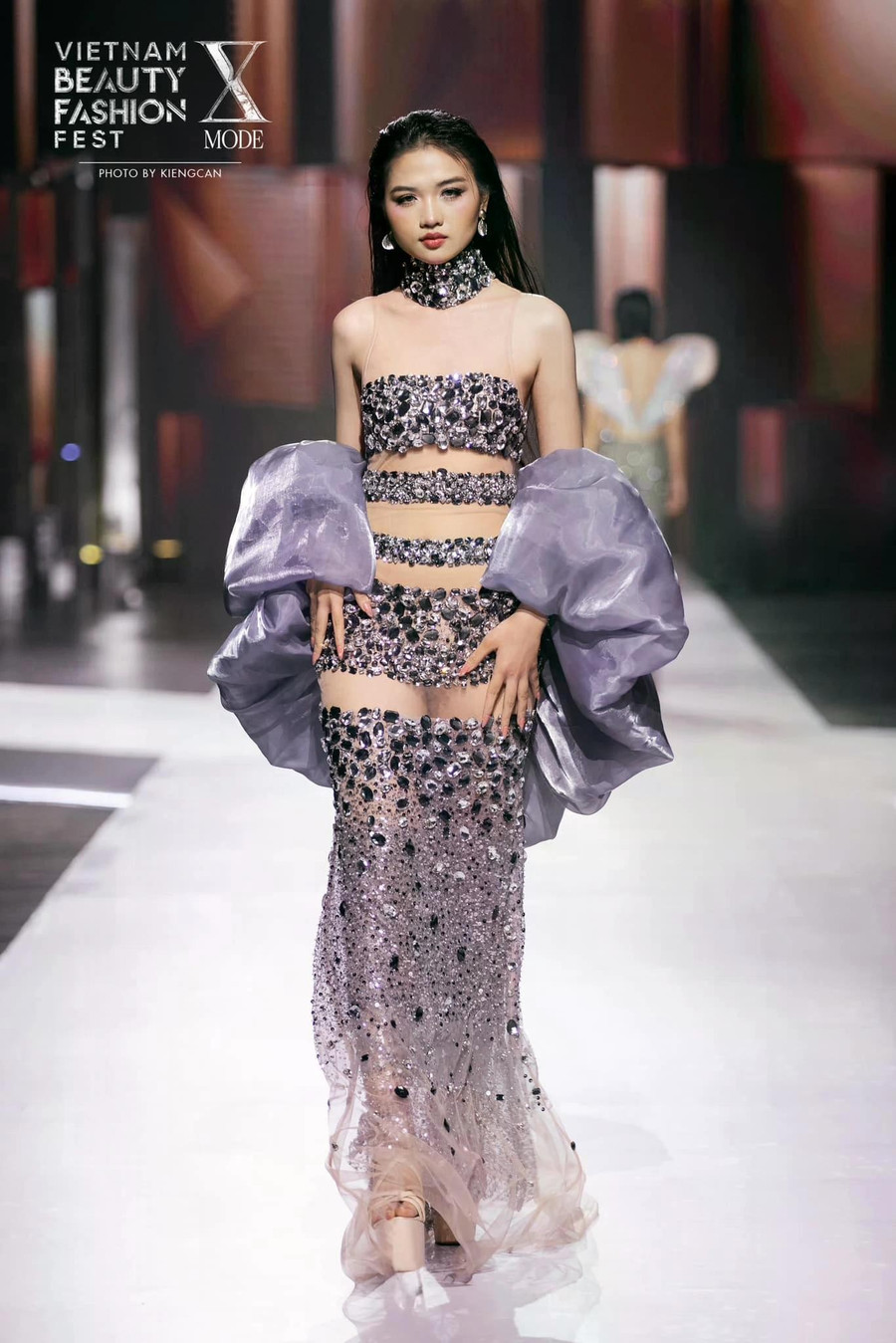 Nguyễn Thị Thu Ngân (sinh năm 2003, quê Cần Thơ), là Á khôi 2 cuộc thi Người đẹp Tây Đô 2023, Hoa khôi Trường đại học Nam Cần Thơ 2022. Cô có kinh nghiệm chụp ảnh, catwalk, làm chủ sân khấu. Thu Ngân còn có năng khiếu về nấu ăn và có trong danh sách Top 10 Người đẹp nữ công gia chánh, hạng mục Nấu ăn