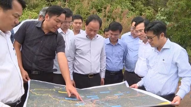 Lãnh đạo 2 tỉnh Lâm Đồng và Đắk Nông khảo sát thực địa việc mở đường kết nối 2 tỉnh