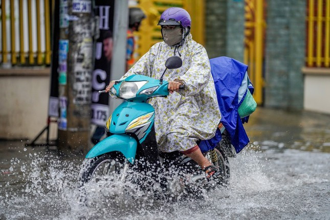 Trong những ngày đầu tháng 6, khu vực TPHCM và Nam bộ sẽ bước vào giai đoạn mưa dông gia tăng. Ảnh minh họa: Phạm Nguyễn Trong những ngày đầu tháng 6, khu vực TPHCM và Nam bộ sẽ bước vào giai đoạn mưa dông gia tăng. Ảnh minh họa: Phạm Nguyễn