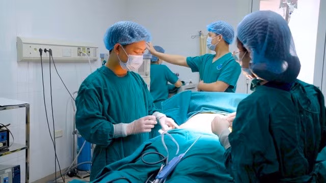 Hút mỡ bụng là phẫu thuật phải thực hiện tại bệnh viện và cơ sở được cấp phép