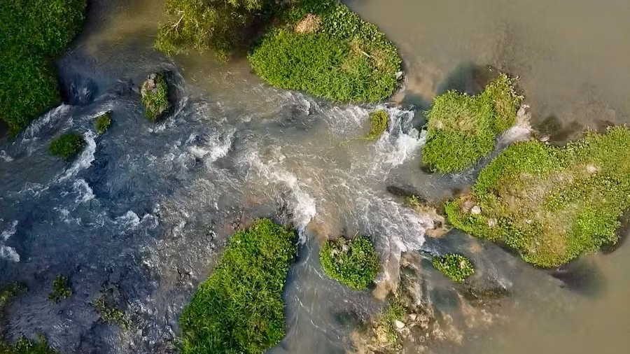 Dòng chảy trên hồ Thị Tính