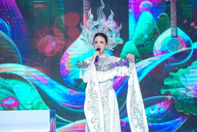 Mai Diễm My thể hiện Cung tơ hòa điệu trên sân khấu Người kể chuyện tình