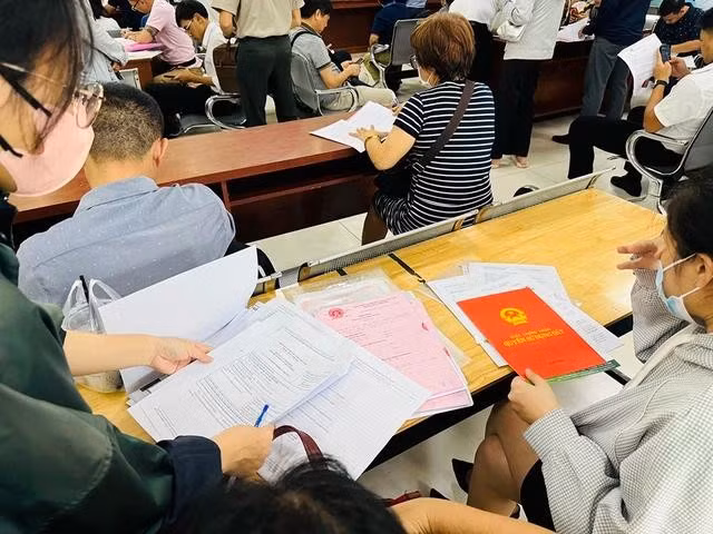 Sở TN-MT đề xuất chuyển việc cấp sổ hồng về cấp xã