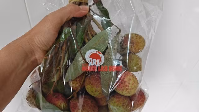 Vải đầu mùa đang là hàng hiếm