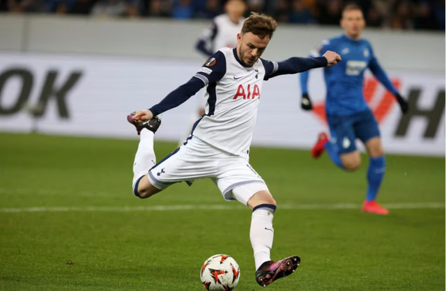 James Maddison mở tỉ số rất sớm cho Tottenham James Maddison mở tỉ số rất sớm cho Tottenham