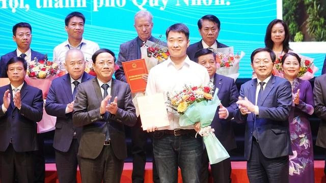 Các nhà đầu tư đến Bình Định đều được lãnh đạo tỉnh đón tiếp chu đáo và trang trọng Các nhà đầu tư đến Bình Định đều được lãnh đạo tỉnh đón tiếp chu đáo và trang trọng