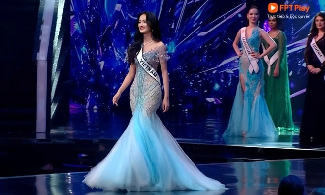 Màn trình diễn của Ý Nhi trong đêm Chung kết cuộc thi. Màn trình diễn của Ý Nhi trong đêm Chung kết cuộc thi.