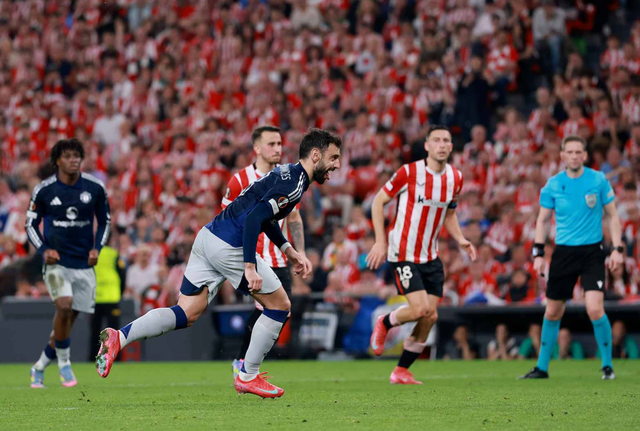 Bruno Fernandes nhân đôi cách biệt từ chấm phạt đền Bruno Fernandes nhân đôi cách biệt từ chấm phạt đền