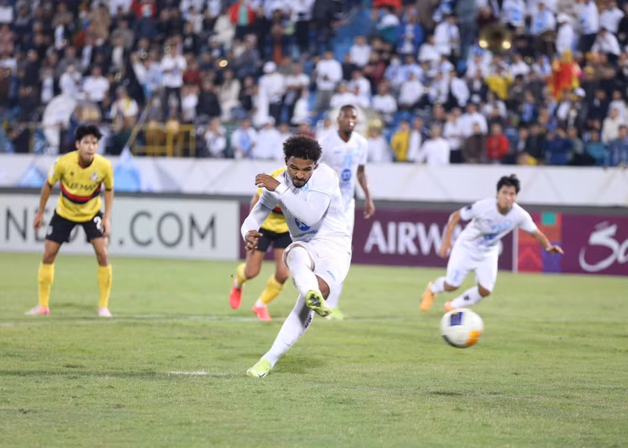 Nguyễn Xuân Son đã đủ điều kiện để khoác áo đội tuyển Việt Nam