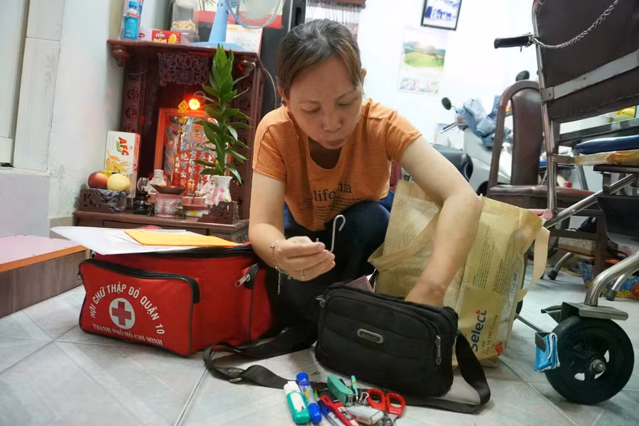 Chị Oanh cũng đã được huấn luyện về sơ cấp cứu