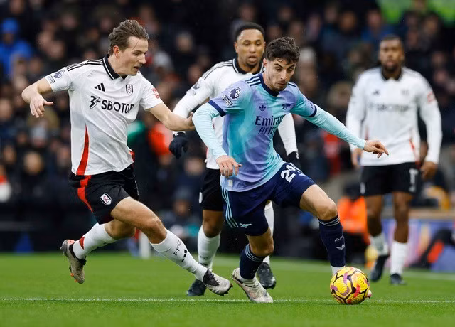 Kai Havertz tả xung hữu đột giữa hàng thủ Fulham
