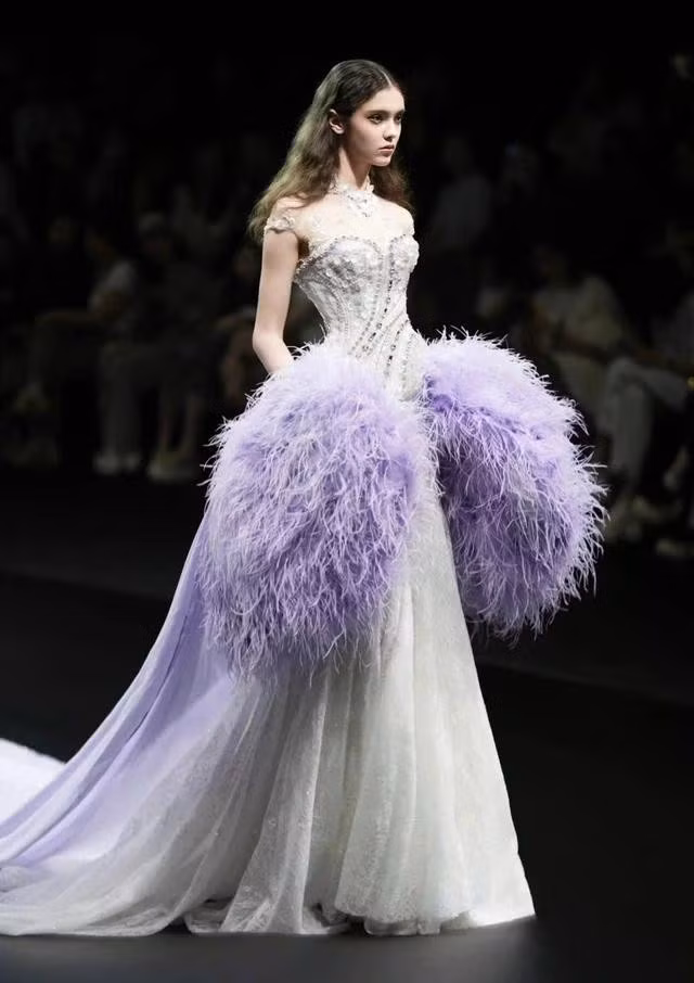 Trước A Drop In The Ocean, nhà thiết kế 9X đã giới thiệu bộ sưu tập Camélia tại Trung Quốc vào tháng 8.2024