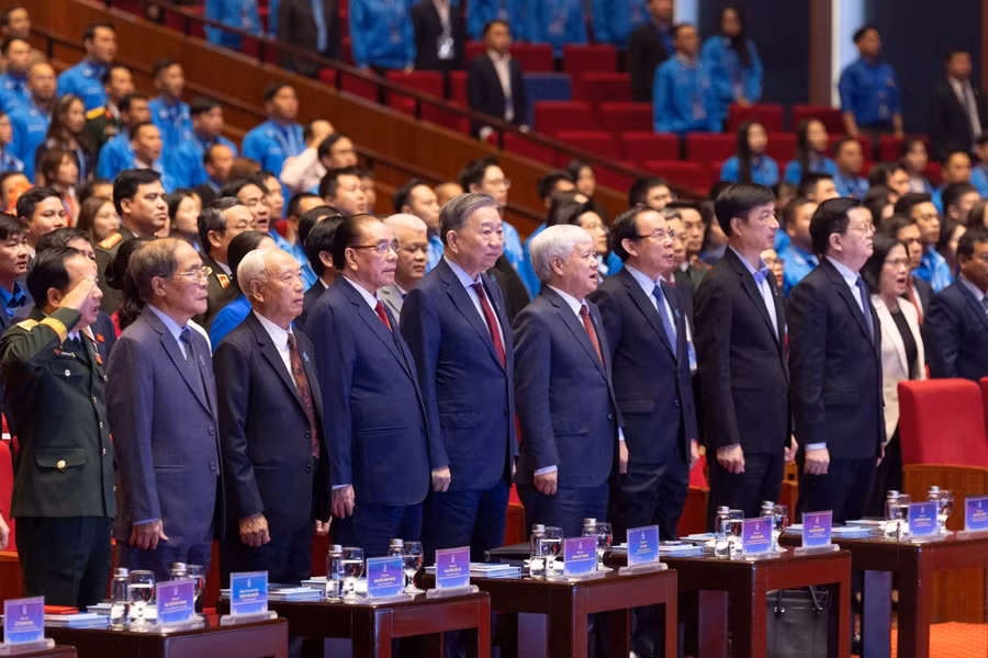 Các lãnh đạo, nguyên lãnh đạo Đảng, Nhà nước tham dự đại hội