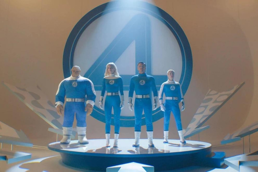 Mùa phim hè năm nay cũng là mùa phim siêu anh hùng khi có đến 3 dự án của dòng phim này ra rạp, trong đó có The Fantastic Four: First Steps của đạo diễn Matt Shakman. Phim giới thiệu &quot;bộ tứ siêu đẳng&quot; Fantastic Four hoàn toàn mới của hãng Marvel gồm các thành viên: Mister Fantastic do Pedro Pascal đóng, Invisible Woman do Vanessa Kirby đóng, Human Torch do Joseph Quinn đóng, The Thing do Ebon Moss-Bachrach đóng. Dự án đồng thời cũng trình làng kẻ chuyên đi ăn các hành tinh - phản diện Galactus do Ralph Ineson đóng. Phim dự kiến ra rạp ngày 25.7