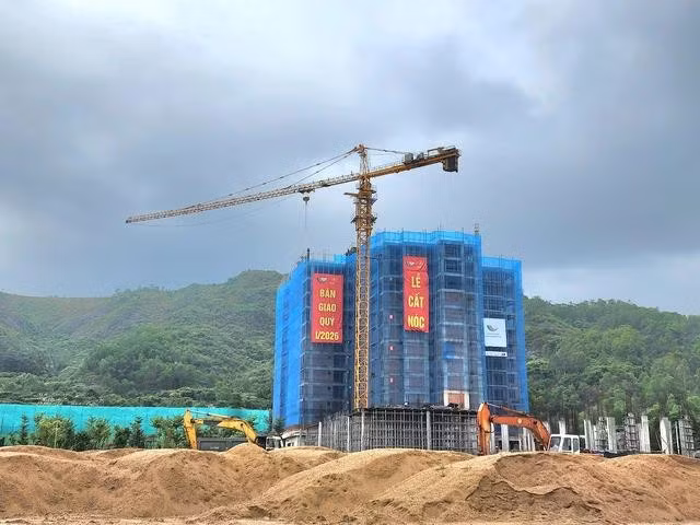 Một dự án nhà ở xã hội tại TP.Quy Nhơn (Bình Định) đang trong quá trình xây dựng