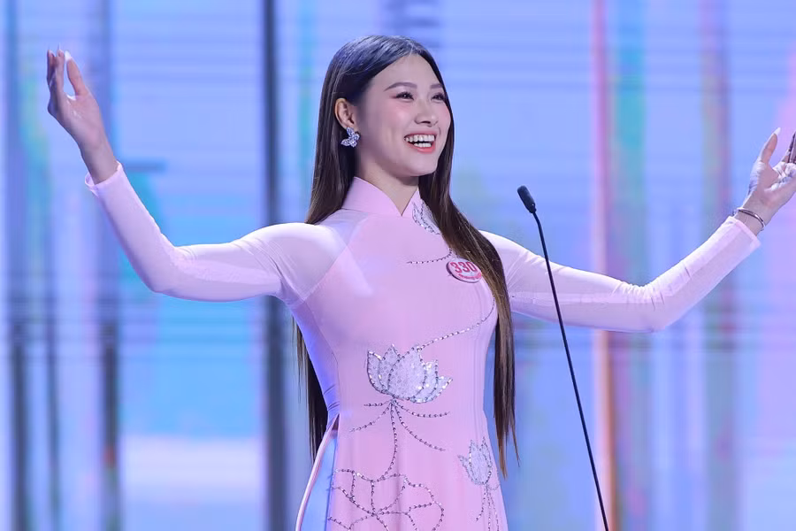 Thí sinh Nguyễn Thu Thảo, sinh năm 2005, đến từ Tuyên Quang, sinh viên Đại học Kinh tế Quốc dân. Cô sở hữu chiều cao 1,77 m.