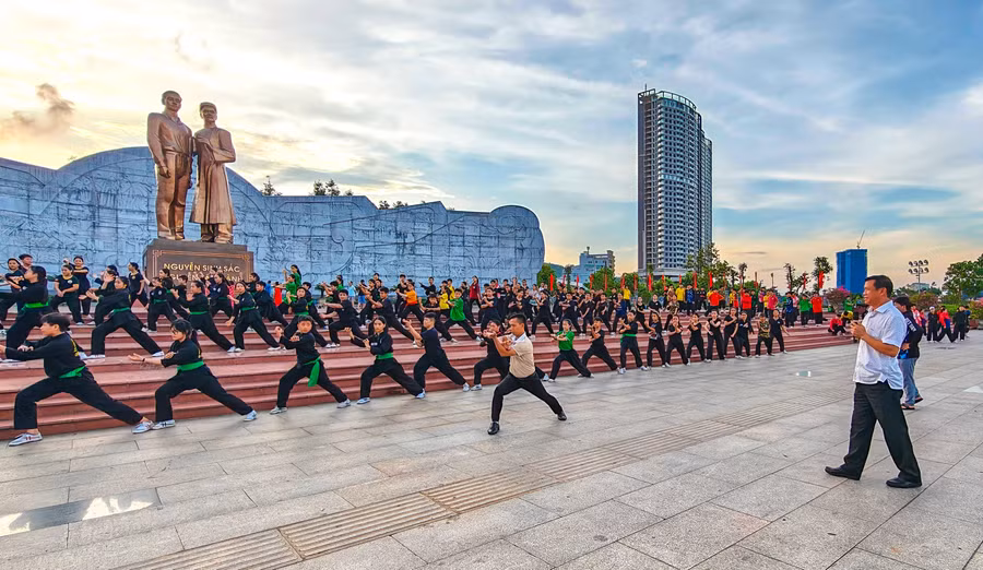 truoc-gio-khai-hoi-ton-vinh-vo-viet.jpg