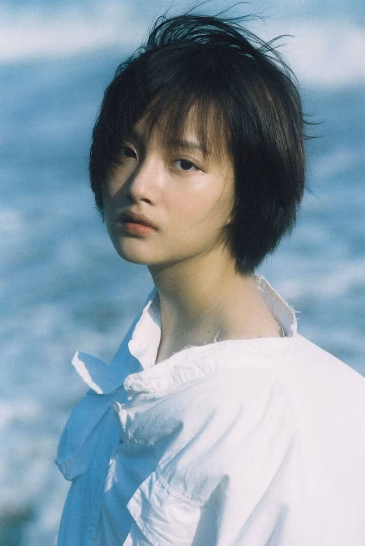 "Dù chưa từng tham gia diễn xuất chuyên nghiệp trước đây, nhưng trong các vòng thử vai, Phương Thanh bộc lộ khả năng phân tích nhân vật nhạy bén và điều đó làm chúng tôi tin rằng cô chính là sự lựa chọn hoàn hảo nhất cho nhân vật trung tâm của bộ phim này", ê-kíp chia sẻ.