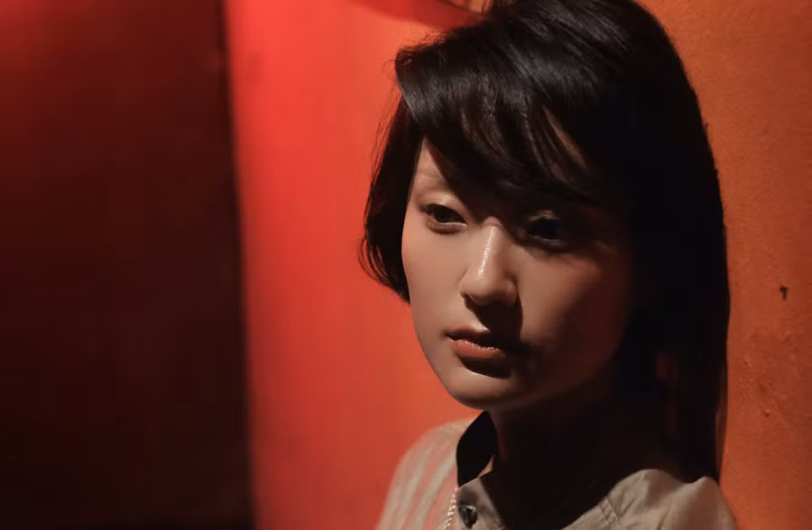 Hồ Thu Anh nói cô không phải diễn viên được đào tạo qua trường lớp, vì vậy áp lực khi đóng phim càng lớn.