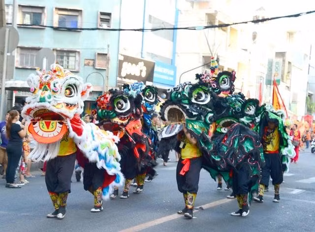Các “danh tướng” Tam Quốc trong dáng hình của lân ở đám cộ rằm Nguyên Tiêu, Chợ Lớn