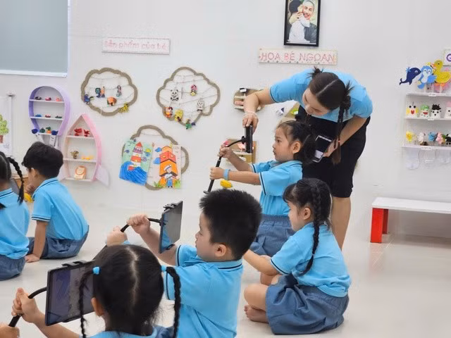 Hiện nay, Sở GD-ĐT TP chưa có bất kỳ văn bản hướng dẫn nào liên quan đến hoàn trả học phí theo quy định của Bộ Chính trị