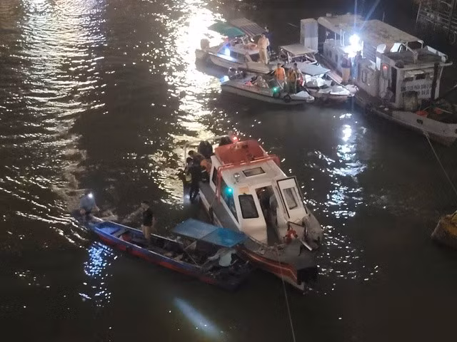 Lực lượng cứu hộ cứu nạn tìm kiếm