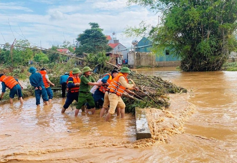 Các bộ ngành, địa phương tập trung ứng phó nguy cơ mưa lớn, sạt lở đất, lũ quét và chủ động phòng chống thiên tai trong thời gian tới. Ảnh: Internet lulut-1723032078514-1723109893706460025454-17484355202922105428237.jpg