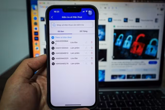 Dùng phần mềm nTrust, người dân chỉ cần bấm số điện thoại kiểm tra là biết được số đó có nằm trong danh sách nghi ngờ lừa đảo hay không