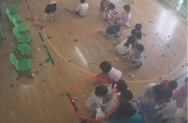 Bé gái bị bạo hành tại trường Mầm non may Đáp Cầu, TP Bắc Ninh