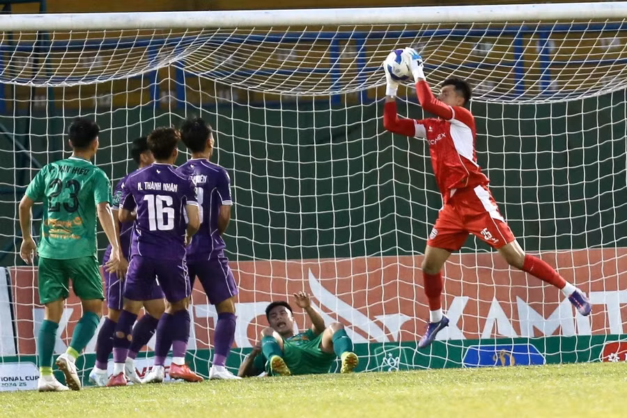 ... và MInh Toàn của CLB Bình Dương đều chơi tốt