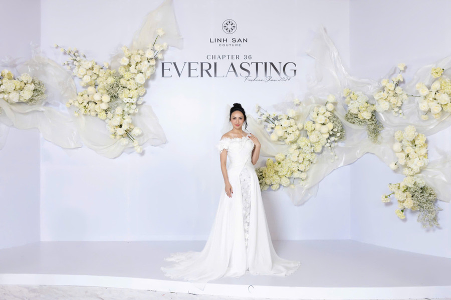 Sau hơn 15 năm đăng quang Hoa hậu Du lịch Việt Nam, Ngọc Diễm vẫn giữ được nhan sắc trẻ trung. Cô là hình mẫu của một người đẹp tri thức khi vừa tham gia nghệ thuật, vừa tất bật với công việc kinh doanh