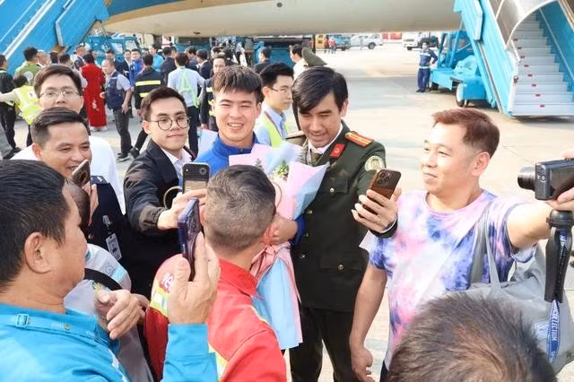 Đội trưởng Duy Mạnh được chào đón