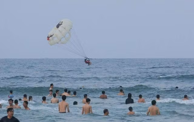 Biển Đà Nẵng thu hút nhiều sự quan tâm của du khách trong nước trong kỳ nghỉ Giỗ tổ