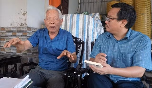 Ông Trịnh Văn Đắc giới thiệu với PV Thanh Niên về cuộc khởi nghĩa Ba Đình