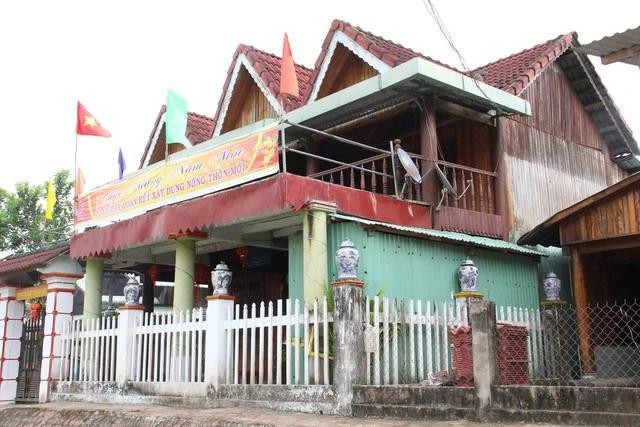 Vẻ ngoài hoành tráng của những "biệt phủ" được dựng lên từ tiền đền bù thủy điện Vẻ ngoài hoành tráng của những "biệt phủ" được dựng lên từ tiền đền bù thủy điện