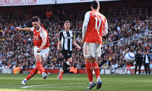 Declan Rice ghi bàn thắng đẹp mắt định đoạt số phận trận đấu