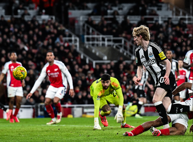 Arsenal đứng vững trong hiệp 1 nhờ màn trình diễn xuất sắc của David Raya Arsenal đứng vững trong hiệp 1 nhờ màn trình diễn xuất sắc của David Raya