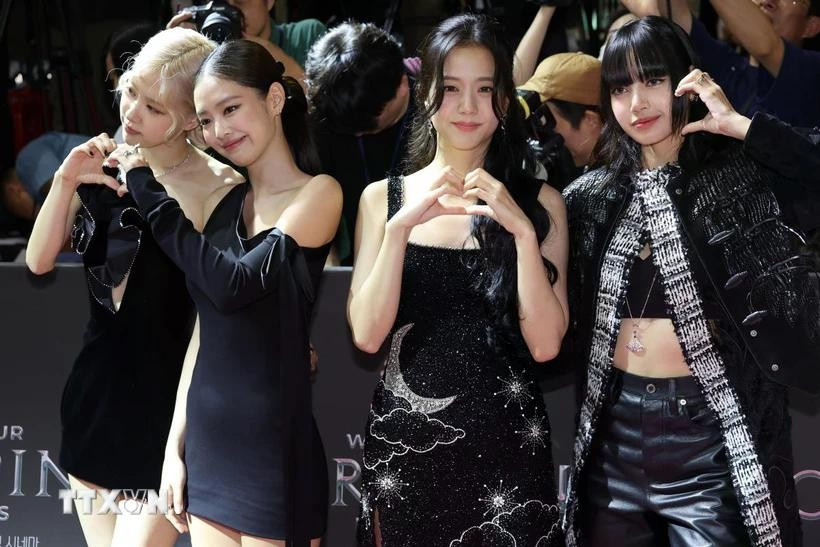 Các thành viên nhóm nhạc BlackPink tại một sự kiện ở Seoul, Hàn Quốc, ngày 9/8/2024. (Ảnh: Yonhap/TTXVN) Các thành viên nhóm nhạc BlackPink tại một sự kiện ở Seoul, Hàn Quốc, ngày 9/8/2024. (Ảnh: Yonhap/TTXVN)