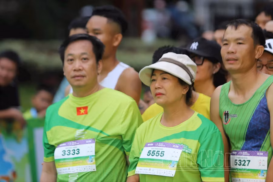 Lãnh đạo các địa phương tham dự giải chạy