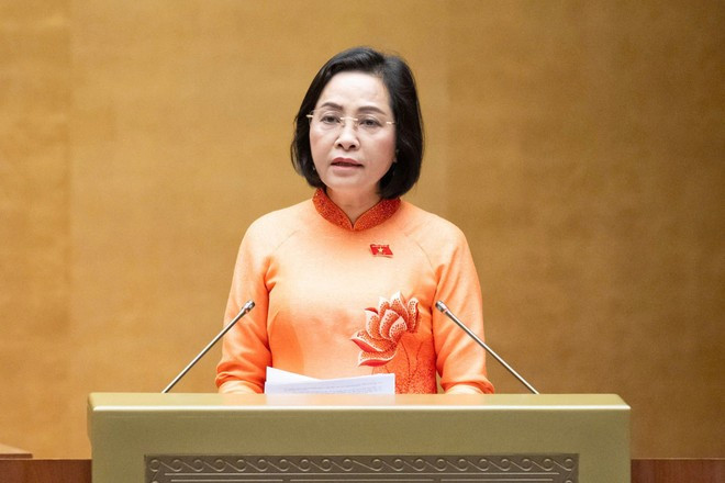 Phó Chủ tịch Quốc hội Nguyễn Thị Thanh đọc tờ trình về việc rút ngắn nhiệm kỳ Quốc hội khóa XV và Hội đồng nhân dân các cấp nhiệm kỳ 2021-2026. (Ảnh: quochoi.vn) Phó Chủ tịch Quốc hội Nguyễn Thị Thanh đọc tờ trình về việc rút ngắn nhiệm kỳ Quốc hội khóa XV và Hội đồng nhân dân các cấp nhiệm kỳ 2021-2026. (Ảnh: quochoi.vn)