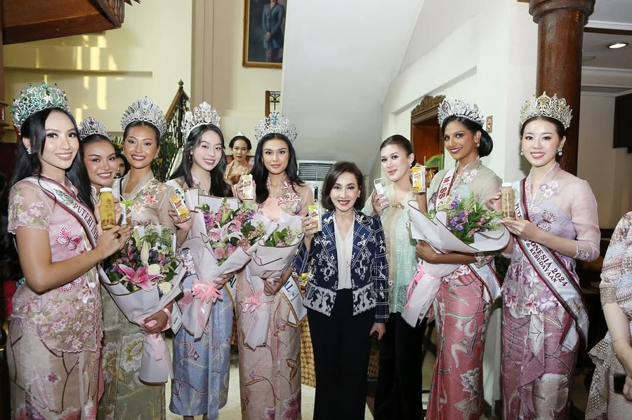 Ngày 1/5, Thanh Thủy đã có mặt ở Indonesia với tư cách khách mời của tổ chức Puteri Indonesia. Cô và các hoa hậu, á hậu quốc tế tham dự đêm chung kết Puteri Indonesia 2025 diễn ra vào tối 2/5. Ngày 1/5, Thanh Thủy đã có mặt ở Indonesia với tư cách khách mời của tổ chức Puteri Indonesia. Cô và các hoa hậu, á hậu quốc tế tham dự đêm chung kết Puteri Indonesia 2025 diễn ra vào tối 2/5.