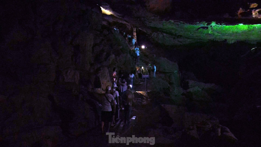 Với giá trị về mặt tự nhiên, văn hóa và lịch sử, động Ngườm Ngao đã trở thành điểm đến hấp dẫn của nhiều du khách trong và ngoài nước. Nếu bạn có dịp đến Cao Bằng, hãy nhớ ghé thăm động Ngườm Ngao để chiêm ngưỡng vẻ đẹp huyền bí của thiên nhiên. Với giá trị về mặt tự nhiên, văn hóa và lịch sử, động Ngườm Ngao đã trở thành điểm đến hấp dẫn của nhiều du khách trong và ngoài nước. Nếu bạn có dịp đến Cao Bằng, hãy nhớ ghé thăm động Ngườm Ngao để chiêm ngưỡng vẻ đẹp huyền bí của thiên nhiên.